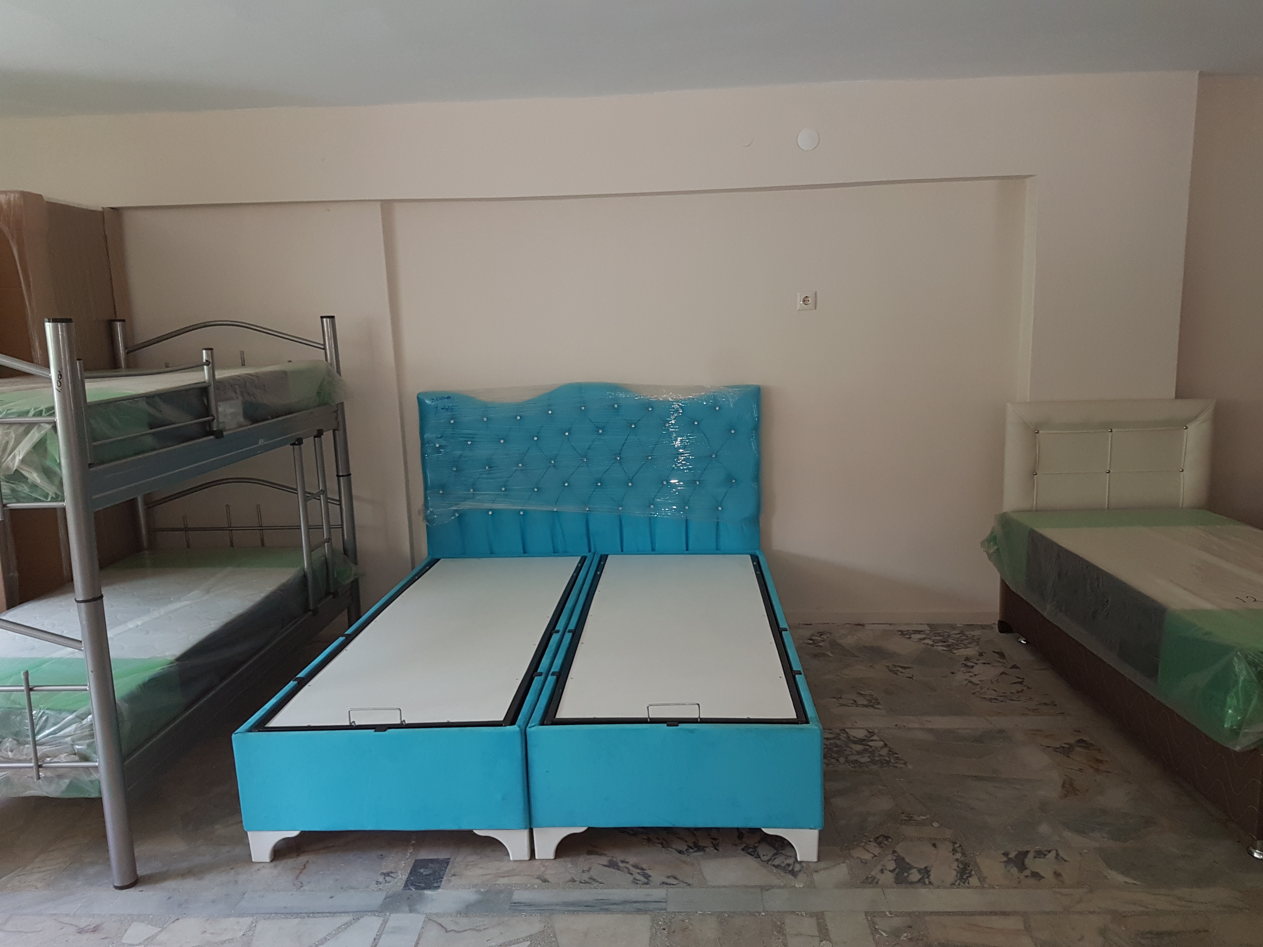 tek ve çift kişilik baza başlık ve yatak